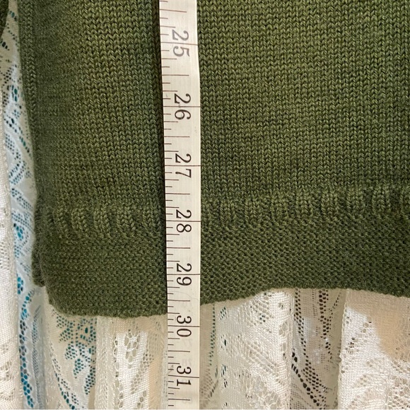 Wool knit unisex sweater. - Picture 2 of 4